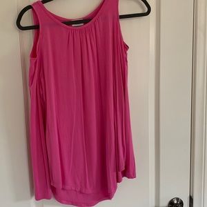 ON Cold-shoulder top